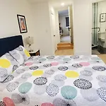 Private Room With Garden, 25 Min To Downtown