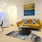 Private Room With Garden, 25 Min To Downtown